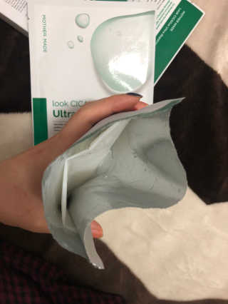 [마더메이드]룩시카라이브 울트라 리페어링 겔 마스크K — 3점을 준 리뷰어가 2020년 10월 올린 사용 사진