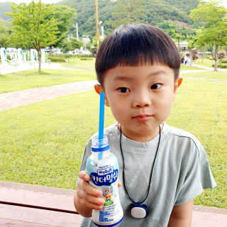 남양유업 [ 아인슈타인 ] 머리가 마시는 아인슈타인 킨더밀쉬 — 5점을 준 리뷰어가 2020년 7월 올린 사용 사진