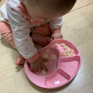 유비맘 캐릭터 실리콘 흡착 식판_색상 랜덤발송 — 5점을 준 리뷰어가 2020년 12월 올린 사용 사진