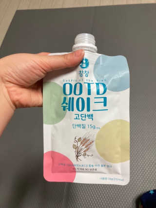 [꾸콤] 참참 OOTD쉐이크 고단백 일주일세트 50g x 5 — 5점을 준 리뷰어가 2020년 10월 올린 사용 사진