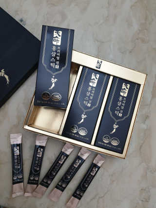 헬스업_천명진프리미엄홍삼스틱_10ml x 30포 — 5점을 준 리뷰어가 2020년 8월 올린 사용 사진