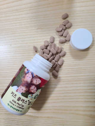 비타맘 키즈플러스업 성장기 어린이 멀티비타민미네랄 120정 — 5점을 준 리뷰어가 2020년 5월 올린 사용 사진