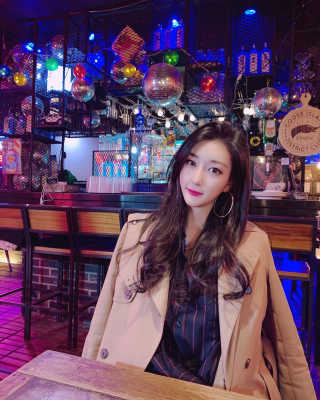 [뉴욕아파트먼트] 버거메뉴1개 + 치킨메뉴1개 — 5점을 준 리뷰어가 2020년 4월 올린 사용 사진