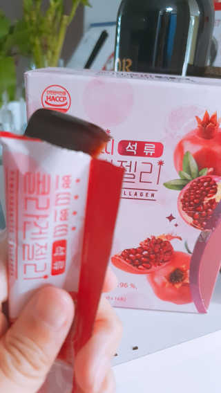 헬스업_쁘띠쁘띠석류콜라겐젤리_20g x 14포 — 5점을 준 리뷰어가 2020년 9월 올린 사용 사진