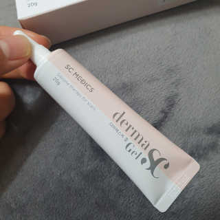 derma SC-Gel 더마에스씨 겔 20g — 5점을 준 리뷰어가 2020년 4월 올린 사용 사진