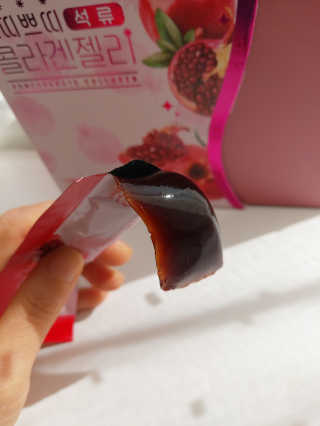 헬스업_쁘띠쁘띠석류콜라겐젤리_20g x 14포 — 5점을 준 리뷰어가 2020년 10월 올린 사용 사진