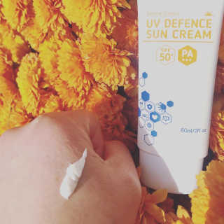 트리티스 US [TREATIS] UV Defence Sun Cream PA+++ / SPF50+ — 4점을 준 리뷰어가 2020년 10월 올린 사용 사진