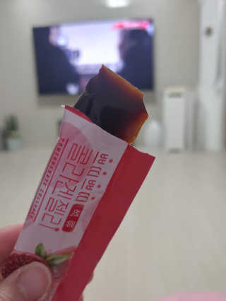 헬스업_쁘띠쁘띠석류콜라겐젤리_20g x 14포 — 3.5점을 준 리뷰어가 2020년 7월 올린 사용 사진