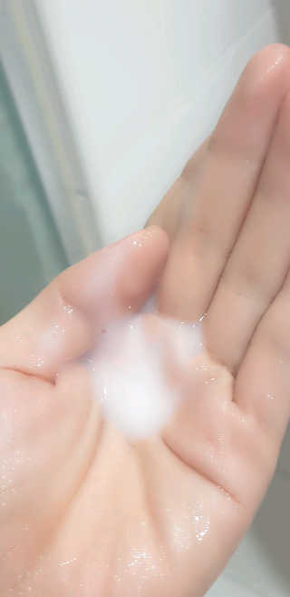 라보에이치 프로바이오틱스 탈모증상완화 샴푸 — 5점을 준 리뷰어가 2020년 10월 올린 사용 사진