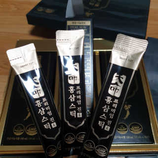 헬스업_천명진프리미엄홍삼스틱_10ml x 30포 — 5점을 준 리뷰어가 2020년 10월 올린 사용 사진