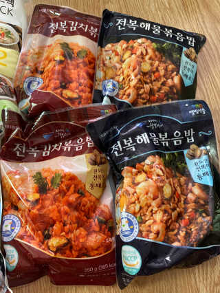 바다는다웰빙이다 전복해물볶음밥/전복김치볶음밥 250g-4봉지 — 5점을 준 리뷰어가 2020년 8월 올린 사용 사진