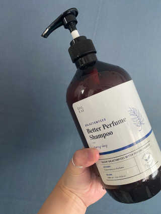 달리프 베러 퍼퓸 샴푸 1000ml 레이니데이 or 일랑로즈 — 5점을 준 리뷰어가 2020년 11월 올린 사용 사진