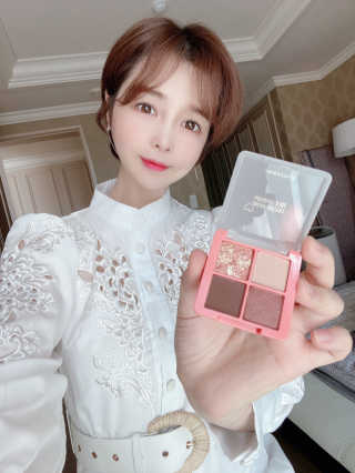 [블랙루즈] 크리스탈 하트 락 섀도우 4종 중 택1 — 5점을 준 리뷰어가 2020년 9월 올린 사용 사진