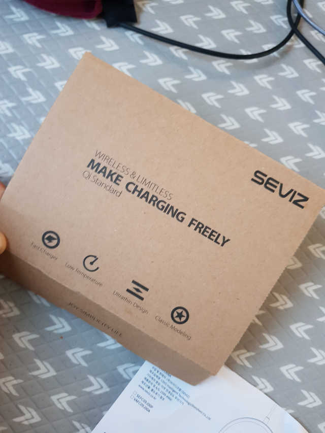 세비즈 원형 무선충전패드 FC09 리뷰 사진