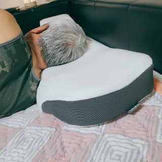 바딕 커스타드 메모리폼 경추 베개 — 5점을 준 리뷰어가 2020년 12월 올린 사용 사진