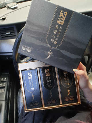 헬스업_천명진프리미엄홍삼스틱_10ml x 30포 — 5점을 준 리뷰어가 2020년 7월 올린 사용 사진