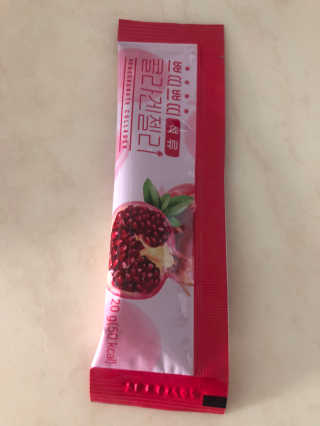 헬스업_쁘띠쁘띠석류콜라겐젤리_20g x 14포 — 5점을 준 리뷰어가 2020년 10월 올린 사용 사진