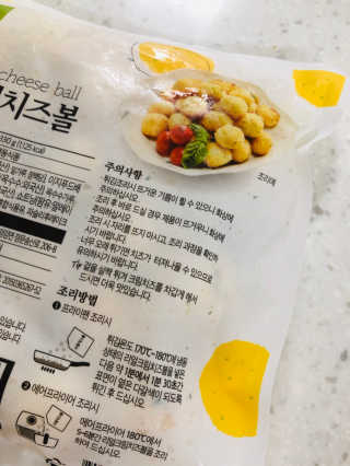 가치식탁 리얼치즈스틱, 리얼크림치즈볼 — 5점을 준 리뷰어가 2020년 8월 올린 사용 사진