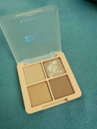 [블랙루즈] 크리스탈 하트 락 섀도우 4종 중 택1 — 5점을 준 리뷰어가 2020년 9월 올린 사용 사진