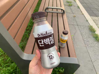 닥터유드링크 단백질 초코맛 and 바나나맛 — 5점을 준 리뷰어가 2020년 8월 올린 사용 사진