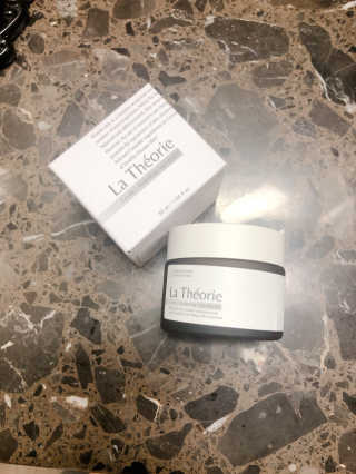 La Theorie Hydrating Ingredients | 하이드레이팅 인그레이디언츠 — 5점을 준 리뷰어가 2020년 4월 올린 사용 사진