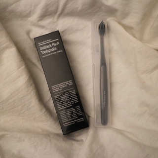 the naked object 디블랙팩치약 디블랙칫솔 세트 — 4.5점을 준 리뷰어가 2020년 4월 올린 사용 사진