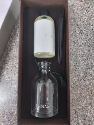 레나스 프리미엄 아로마 디퓨저 200ml  [1SET] — 5점을 준 리뷰어가 2020년 9월 올린 사용 사진