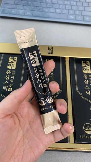 헬스업_천명진프리미엄홍삼스틱_10ml x 30포 — 5점을 준 리뷰어가 2020년 10월 올린 사용 사진