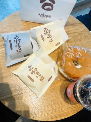 삼송빵집 부천점 [삼송빵집 부천역사점]삼송빵집 특별세트 — 5점을 준 리뷰어가 2020년 6월 올린 사용 사진