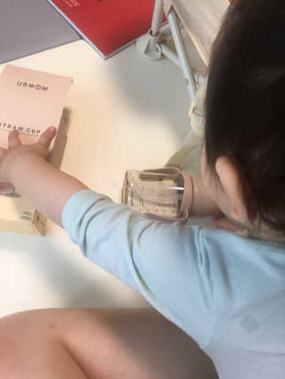 유비맘 샘방지 PPSU 빨대컵_컬러 랜덤 발송 — 5점을 준 리뷰어가 2020년 7월 올린 사용 사진