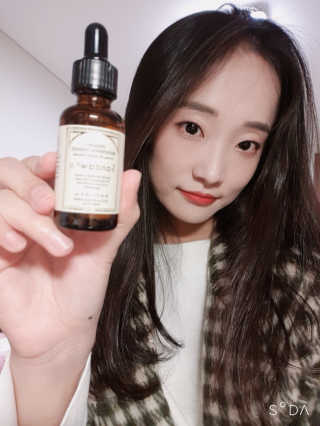 [스킨큐어] 산다화 비타민C 화이트닝 에센스 30ml — 5점을 준 리뷰어가 2020년 4월 올린 사용 사진