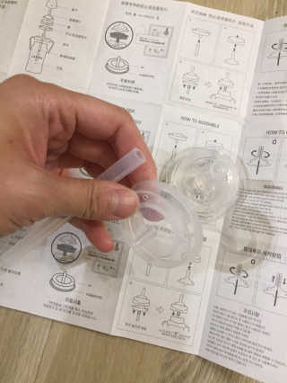 유비맘 샘방지 PPSU 빨대컵_컬러 랜덤 발송 — 5점을 준 리뷰어가 2020년 10월 올린 사용 사진
