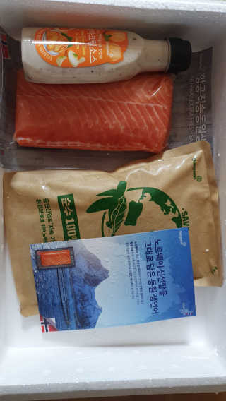 동원산업 항공직송 동원생연어_400g — 5점을 준 리뷰어가 2020년 4월 올린 사용 사진
