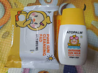 아토팜 야외놀이 선밀크 SPF50+ PA+++ — 5점을 준 리뷰어가 2020년 5월 올린 사용 사진