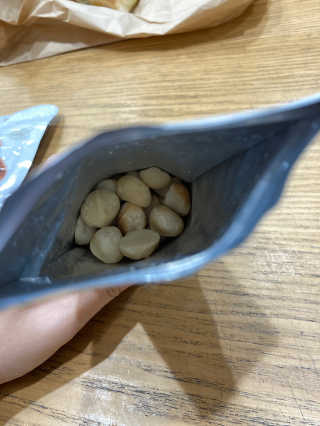 도이퉁 마카다미아 넛 90g  로얄 마카넛 오리지널 쏠트 허니 — 5점을 준 리뷰어가 2020년 11월 올린 사용 사진