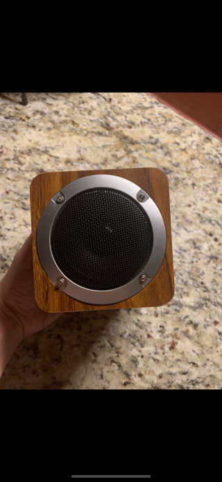 SEVIZ MINI10W 레트로 블루투스 스피커 — 3점을 준 리뷰어가 2020년 9월 올린 사용 사진