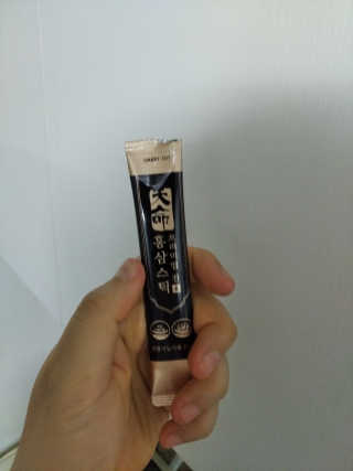 헬스업_천명진프리미엄홍삼스틱_10ml x 30포 — 5점을 준 리뷰어가 2020년 7월 올린 사용 사진