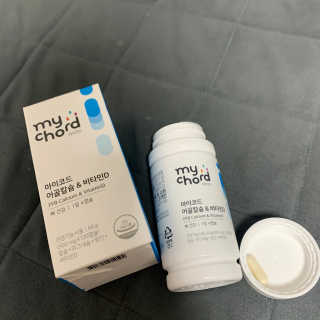 JW중외제약 마이코드 어골칼슘 비타민D — 5점을 준 리뷰어가 2020년 8월 올린 사용 사진