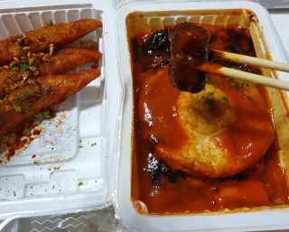 죠스떡볶이 [죠스푸드] 짜빠떡볶이+떡또그+범벅만두 신메뉴 3종 — 5점을 준 리뷰어가 2020년 4월 올린 사용 사진