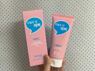 IO 아이오 오늘도 넌 예뻐 - 데일리딥 클렌징폼 — 5점을 준 리뷰어가 2020년 12월 올린 사용 사진