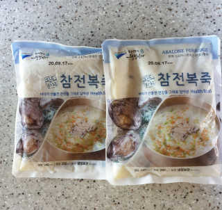 바다는다웰빙이다 완도사랑 전복죽 250g - 2팩 + 전복장조림 2팩 — 4점을 준 리뷰어가 2020년 8월 올린 사용 사진