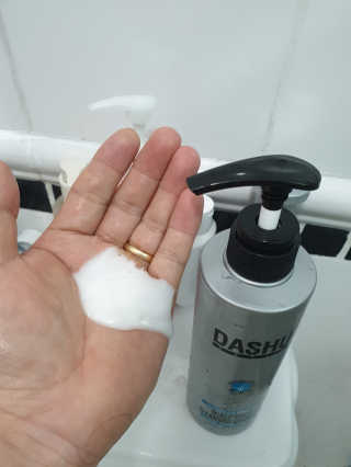 다슈코리아 다슈 데일리 두피 딥 클렌징 샴푸 500ml — 4.5점을 준 리뷰어가 2020년 10월 올린 사용 사진