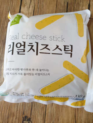 가치식탁 리얼치즈스틱, 리얼크림치즈볼 — 5점을 준 리뷰어가 2020년 6월 올린 사용 사진