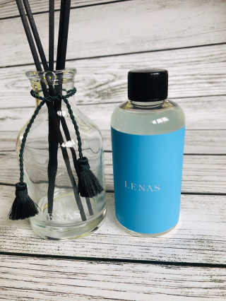 레나스 프리미엄 아로마 디퓨저 200ml  [1SET] — 4.5점을 준 리뷰어가 2020년 7월 올린 사용 사진