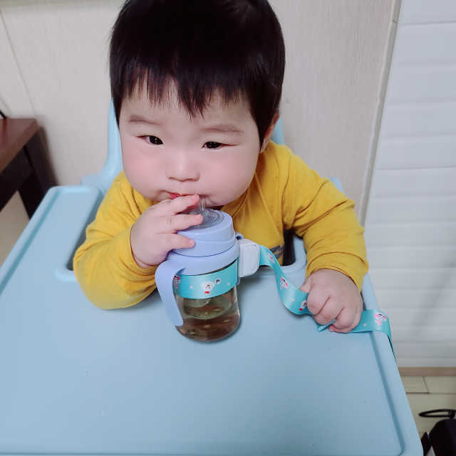유비맘 젖병 빨대컵 다용도 홀더 1+1 _ 컬러 랜덤 발송 리뷰 사진