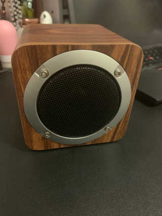 SEVIZ MINI10W 레트로 블루투스 스피커 — 3점을 준 리뷰어가 2020년 7월 올린 사용 사진
