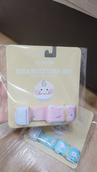 유비맘 젖병 빨대컵 다용도 홀더 1+1 _ 컬러 랜덤 발송 — 4점을 준 리뷰어가 2020년 12월 올린 사용 사진