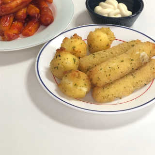 가치식탁 리얼치즈스틱, 리얼크림치즈볼 — 4점을 준 리뷰어가 2020년 8월 올린 사용 사진