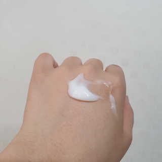 리얼베리어 아쿠아 수딩 젤 크림 — 5점을 준 리뷰어가 2020년 5월 올린 사용 사진