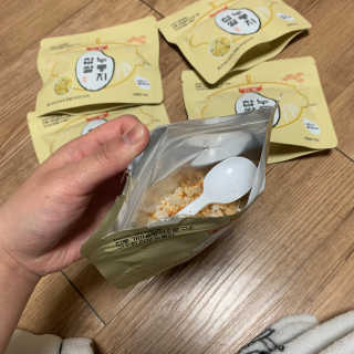 [꾸콤] 참참 전통 찹쌀 누룽지 일주일세트 60g x 5 — 5점을 준 리뷰어가 2020년 12월 올린 사용 사진